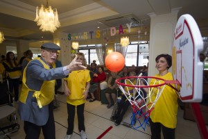 Casa Antonia residents roll back the years for Sports Day - 3